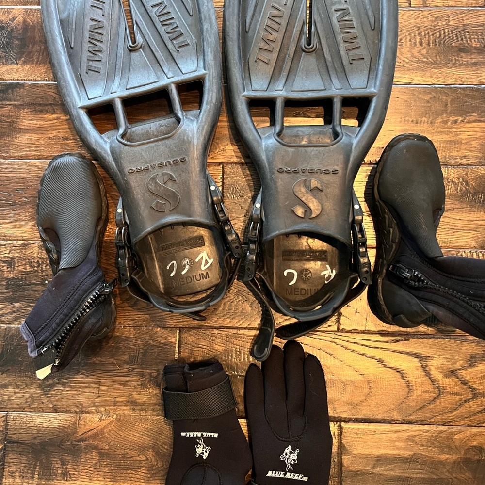 Scuba pro fins